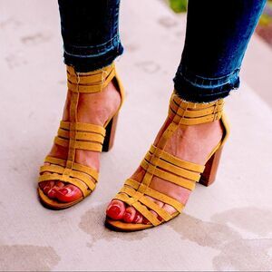 NWOT Sole Society Elise Sunflower mustard suede gladiator cage sandal 9.5